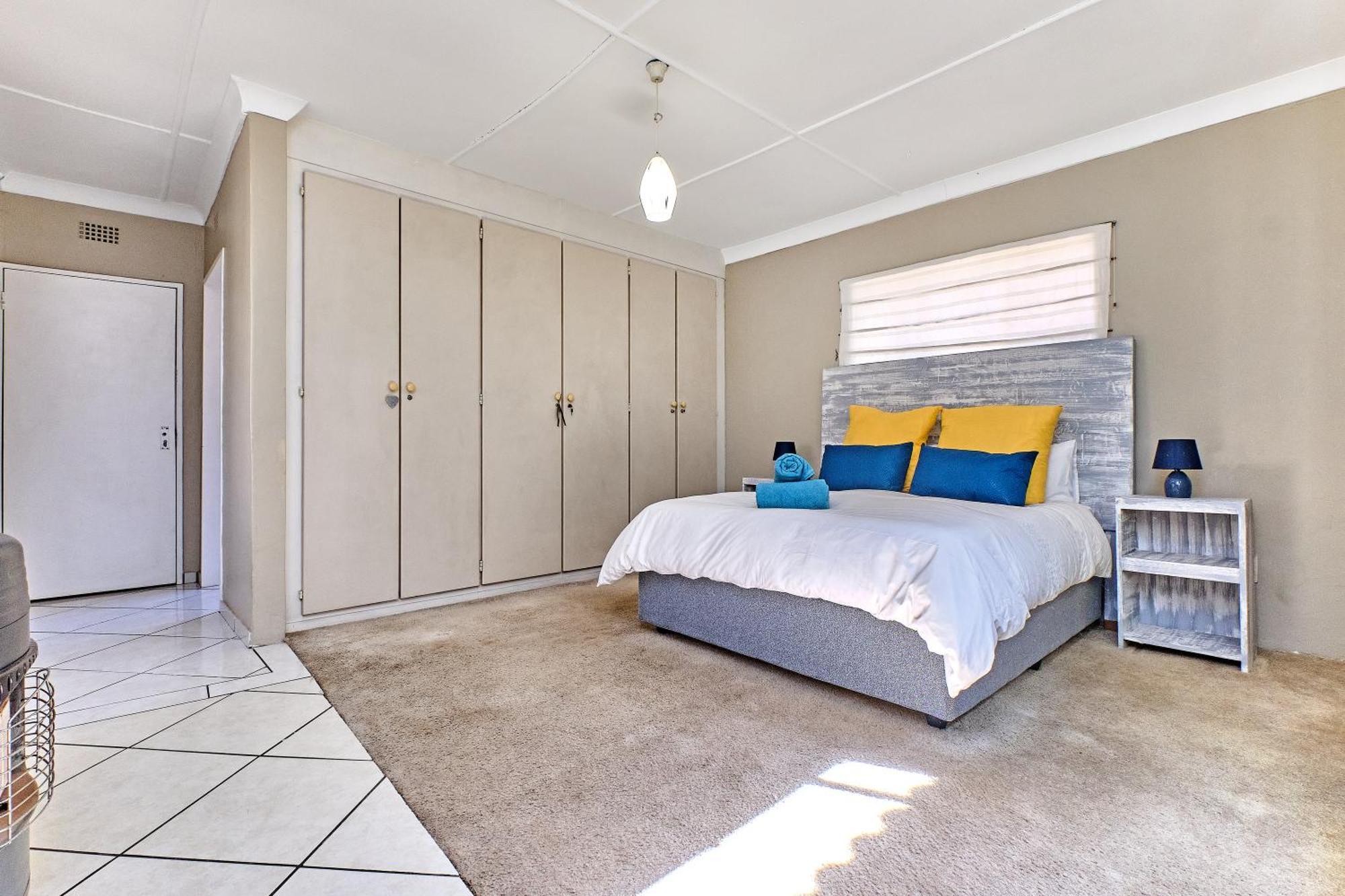 Large 1 Bedroom Cottage, 15 Min From Or Tambo Airport, With Backup Power And Water Germiston Kültér fotó