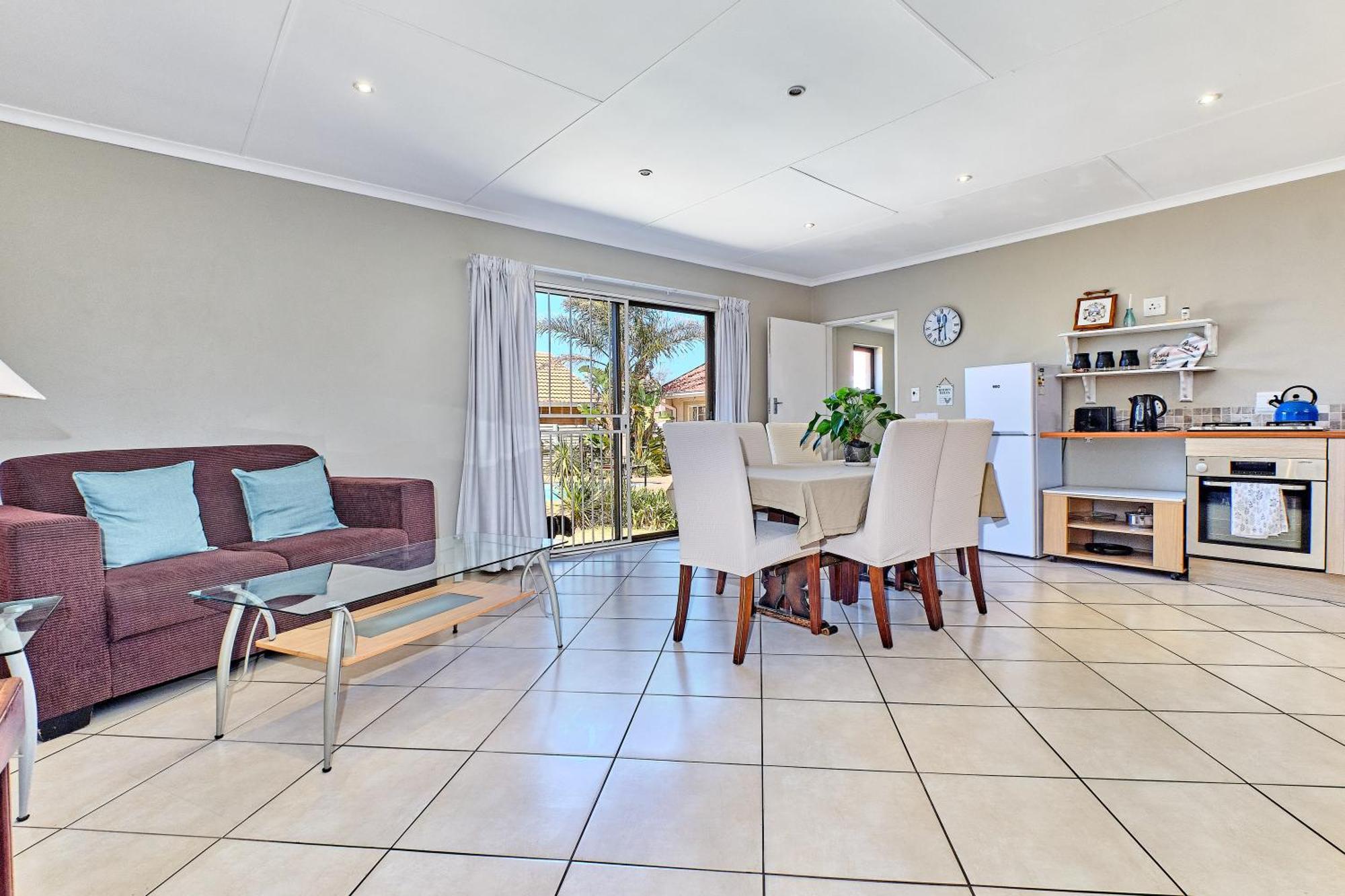 Large 1 Bedroom Cottage, 15 Min From Or Tambo Airport, With Backup Power And Water Germiston Kültér fotó